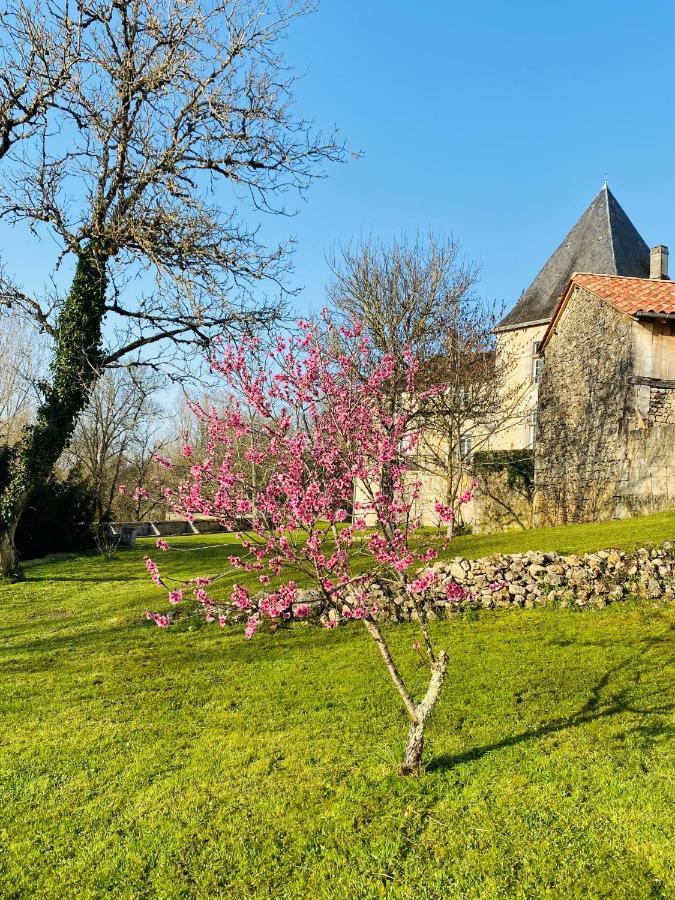 Maison Du Roc Bed and Breakfast Champagnac-de-Bélair Esterno foto